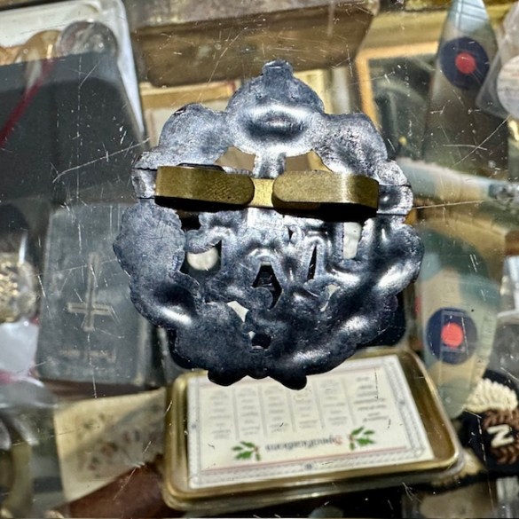 WW2 Bakerlite RAF Cap Badge 2
